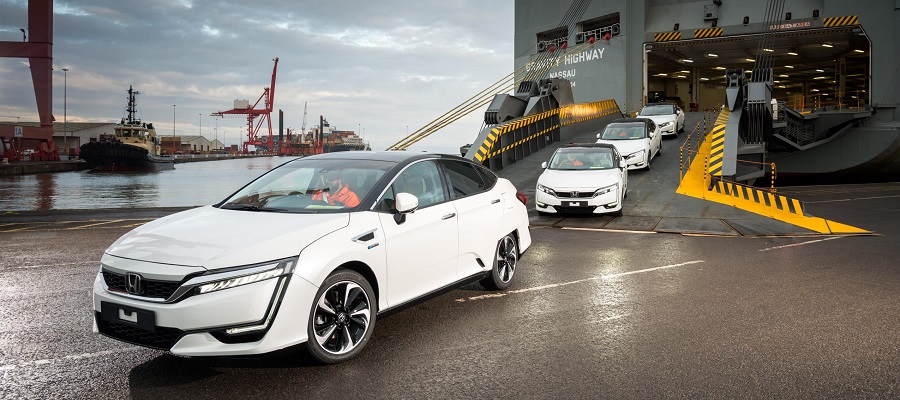 First_Honda_Clarity_Fuel_Cell_Arrives_in_Europe2