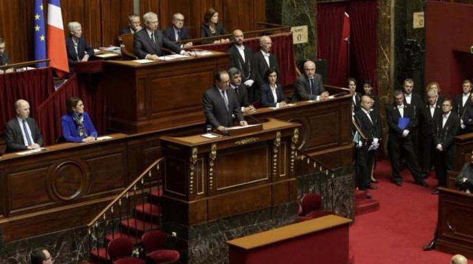 Hollande ha hablado de "guerra"en el Parlamento