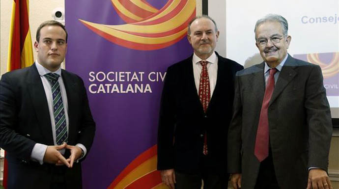 Javier Santacruz, Ferran Brunet y Juan Ramón Cuadrado-Roura en la presentación del índice de Riesgo Catalán.