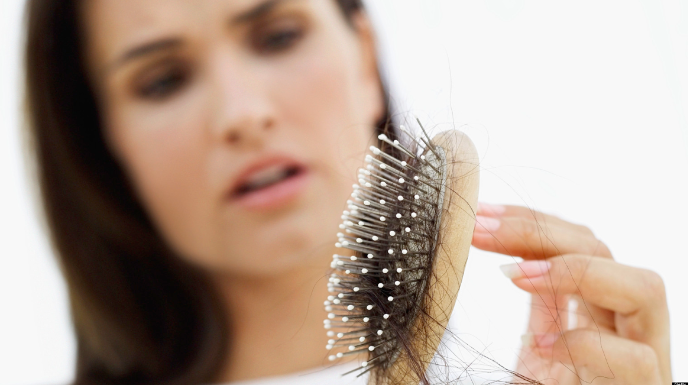 Destierra los falsos mitos sobre la caída del cabello. 