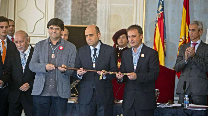 Miguel Ángel Pavó, Gabriel Echávarri y Natxo Bellido, tras perpretar el pacto tripartito. 