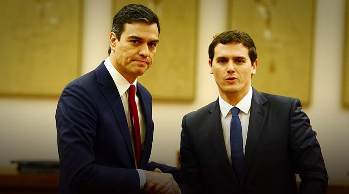 Pedro Sánchez y Albert Rivera el día de la firma del fallido pacto de investidura. 