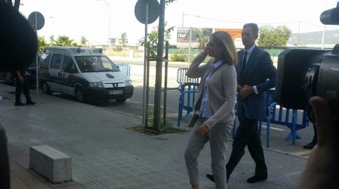 La Infanta e Iñaki Urdangarín llegando este viernes al juicio del caso Noós