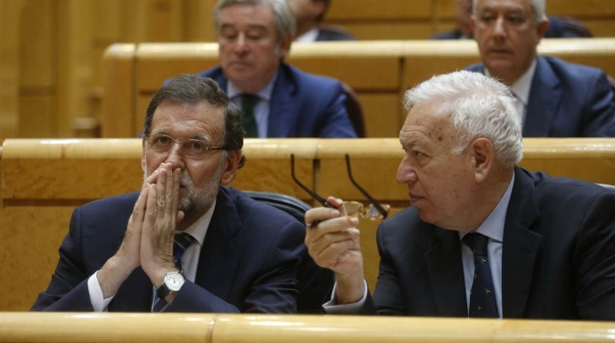 Rajoy en el Senado, junto al ministro de Asuntos Exteriores