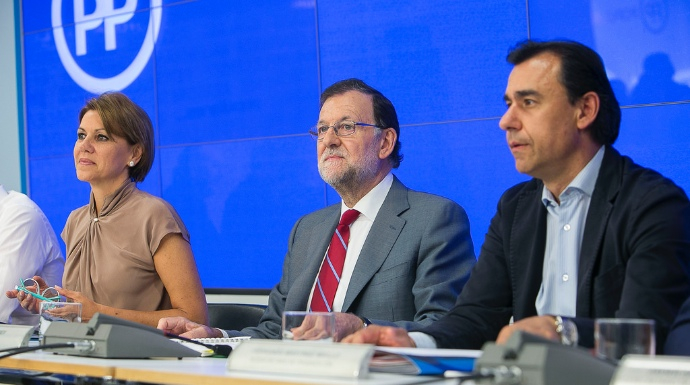 Rajoy, flanqueado por Cospedal y Fernando Martínez Maíllo