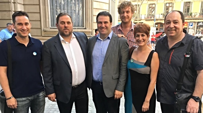 Oriol Junqueras junto a candidatos y dirigentes de Bildu en la Diada catalana.
