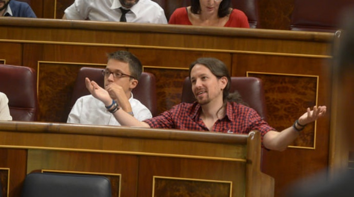Pablo Iglesias gesticula este martes en el último pleno del Congreso