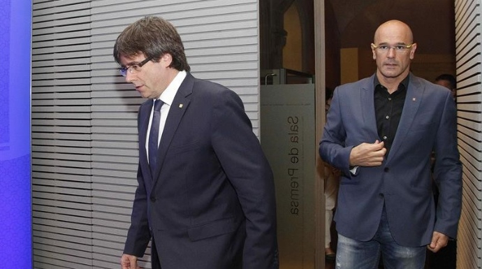 Carlos Puigdemont y su "ministro" de Exteriores, Raúl Romeva