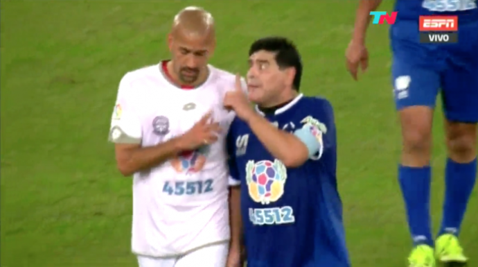 Maradona se enfrenta a Verón en el Partido de la Paz.