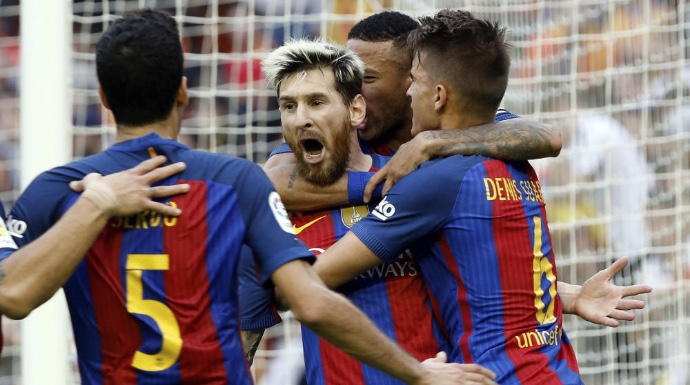 Messi celebra el gol que dio la victoria y abrió la polémica.