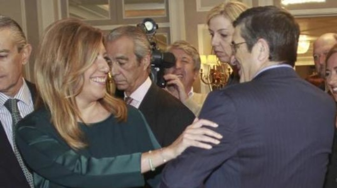 Susana Díaz saluda a Patxi López en un desayuno de la presidenta andaluza