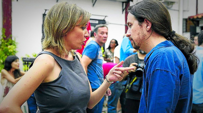Tania Sánchez junto a Pablo Iglesias, en una imagen de archivo.