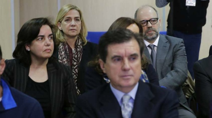 En primer término, Jaume Matas, en el juicio de Nóos. Al fondo, la Infanta Cristina.