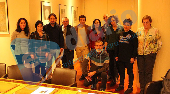 Pablo Iglesias con los familiares de los agresores de Alsasua.