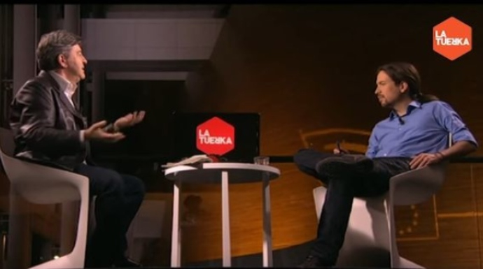 Pablo Iglesias, en 2015, entrevistando a Melenchón en La Tuerka.