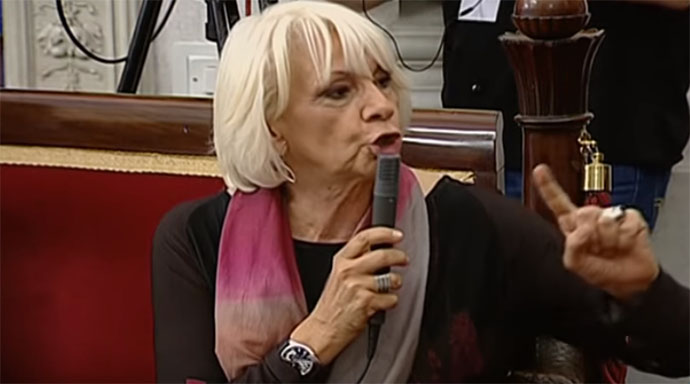 La concejal gaditana del PP Teófila Martínez durante su intervención.