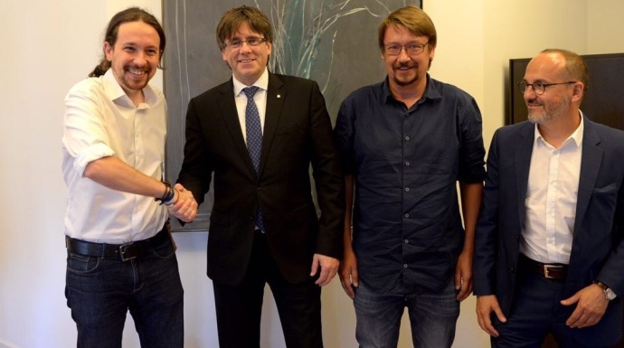 Puigdemont, el mes pasado en Madrid con Iglesias y otros miembros de Podemos