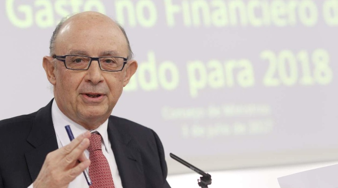 El ministro de Hacienda, Cristóbal Montoro, éste lunes tras el Consejo de Ministros.