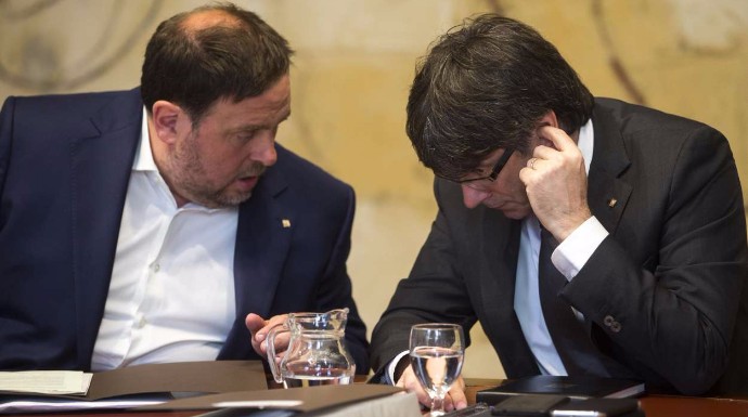 Con la destitución del díscolo consejero no se acaban los problemas de Puigdemont.