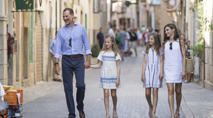 Los Reyes y sus hijas, este domingo paseando por Palma