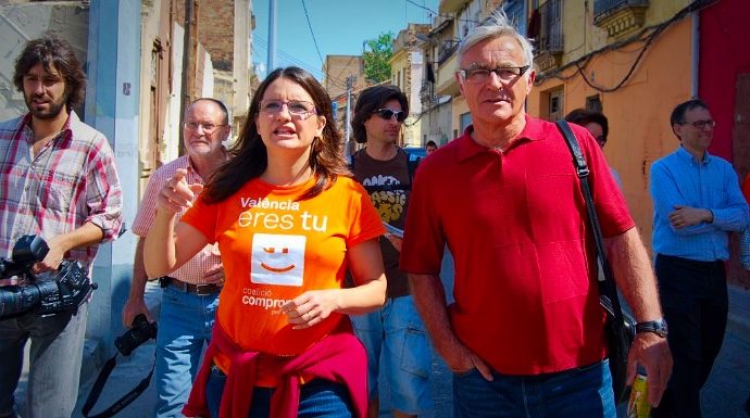 Mónica Oltra y Joan Ribó, en una protesta en El Cabanyal.