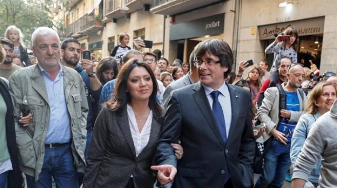 Puigdemont y su esposa, antes de fugarse a Bruselas