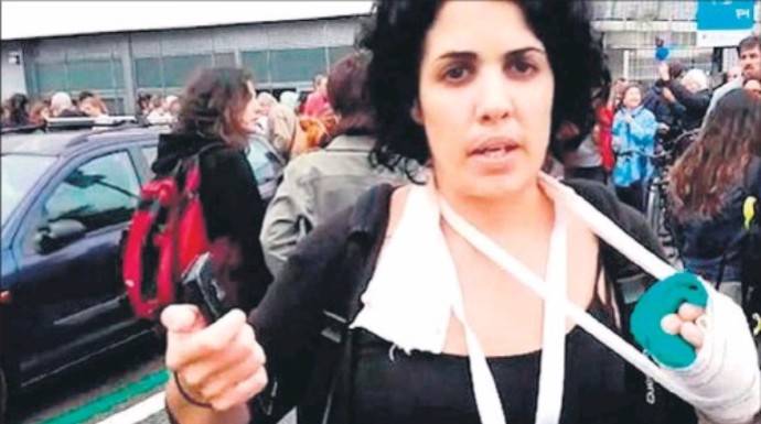 Marta Torrecillas, a la que supuestamente la Policía rompió los dedos y resultó ser mentira.