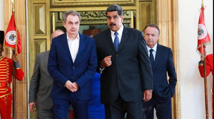 Maduro acompañado de Zapatero.