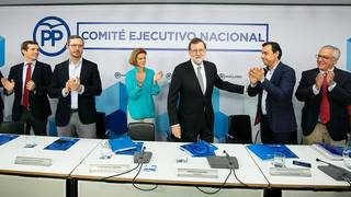 Vértigo y lágrimas en el PP: lo que le dijeron en privado los barones a Rajoy
