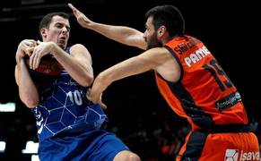 San Emeterio salva a Valencia Basket de una estrepitosa caída