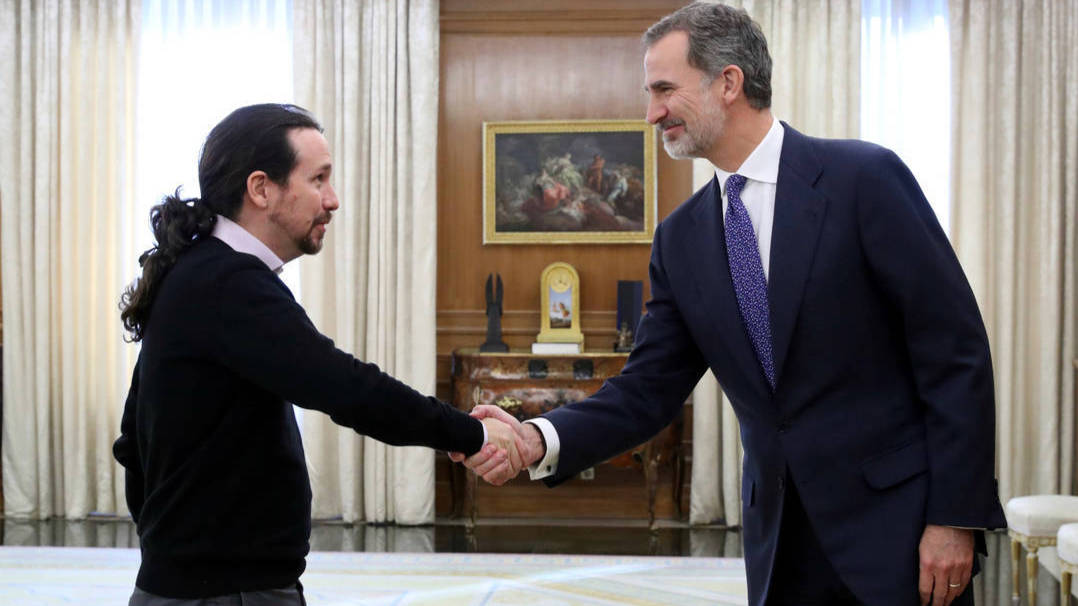 El Rey junto al ahora vicepresidente segundo, Pablo Iglesias