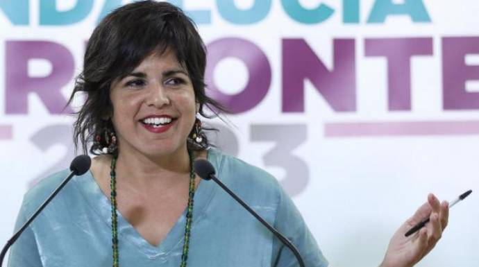 Vuelan los cuchillos en Podemos: Garzón expulsa a Teresa Rodríguez por tránsfuga
