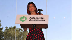 Teresa RodrÃ­guez durante la refundaciÃ³n de Adelante AndalucÃ­a en Granada.