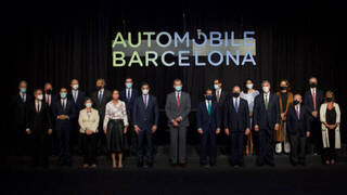 El Rey y Sánchez inauguran Automobile Barcelona sin Aragonés