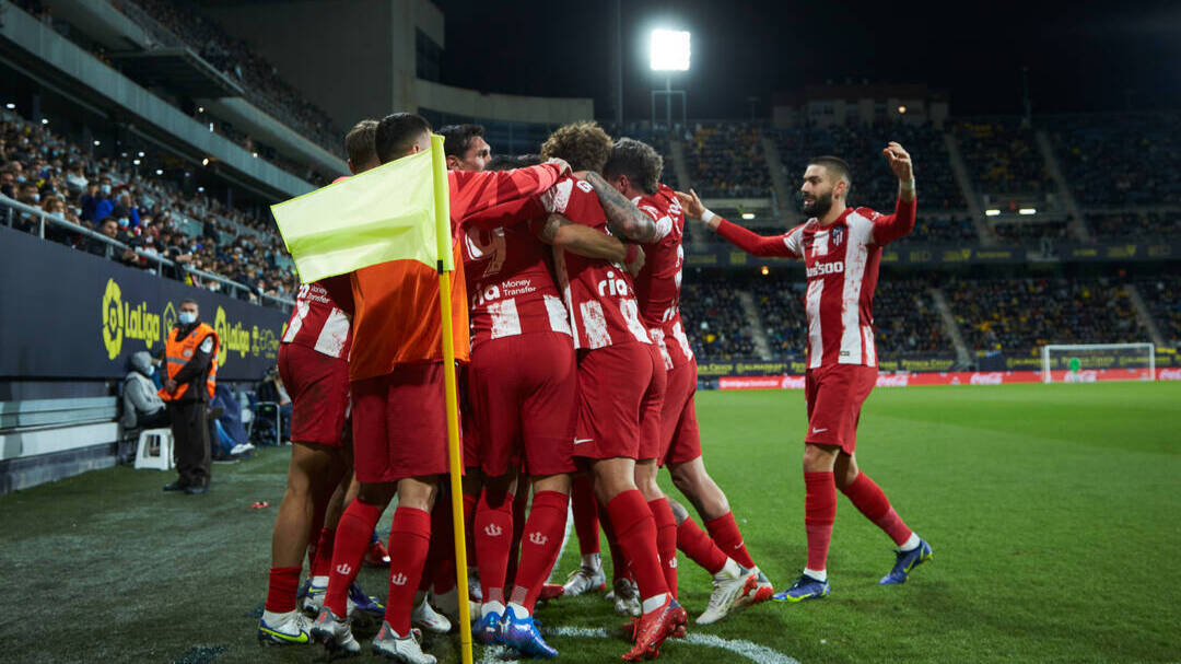Los jugadores del Atlético de Madrid celebran uno de los goles