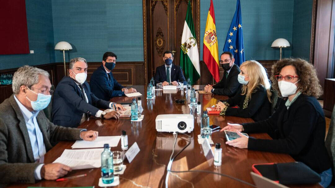 Reunión del Gobierno andaluz con los agentes sociales en San Telmo, Sevilla.