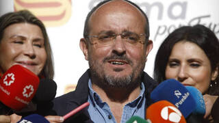 El líder del PP catalán abochorna a Aragonés tras el tirón de orejas de Bruselas