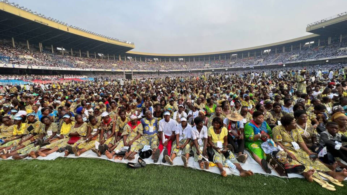 Un millón de personas asisten en el Estadio de los Mártires de Kinshasa, en la República Democrática del Congo, a la misa del Papa Francisco.