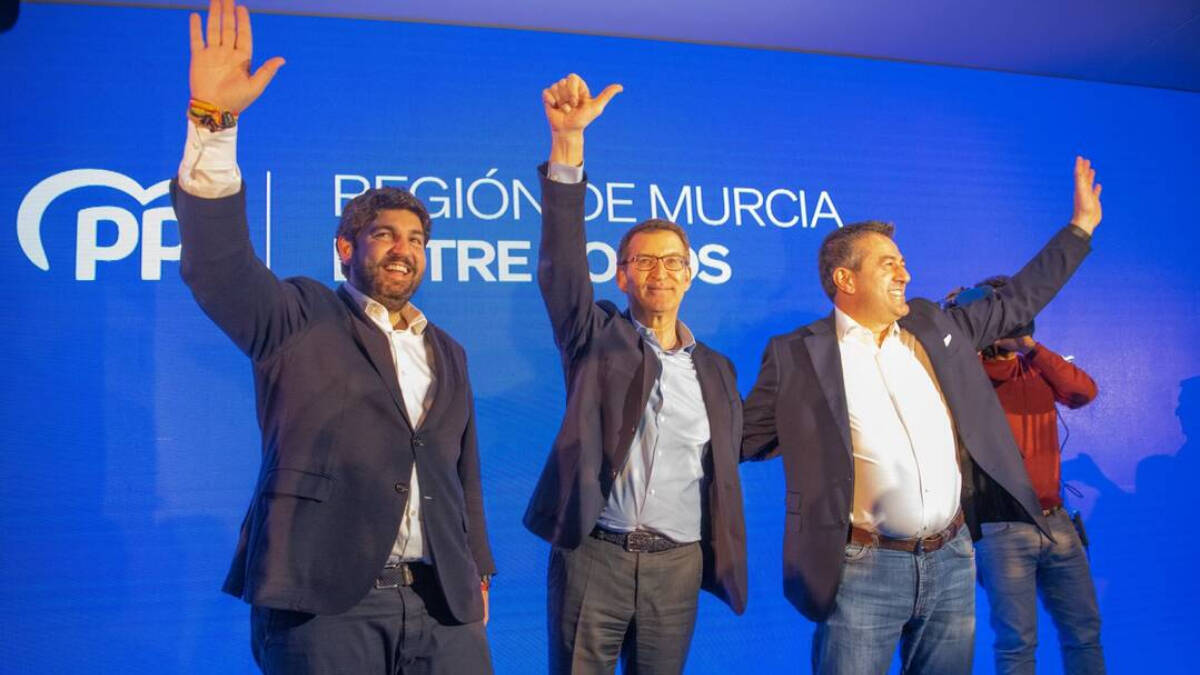 Fernando López Miras junto a Feijóo en un mitin del PP