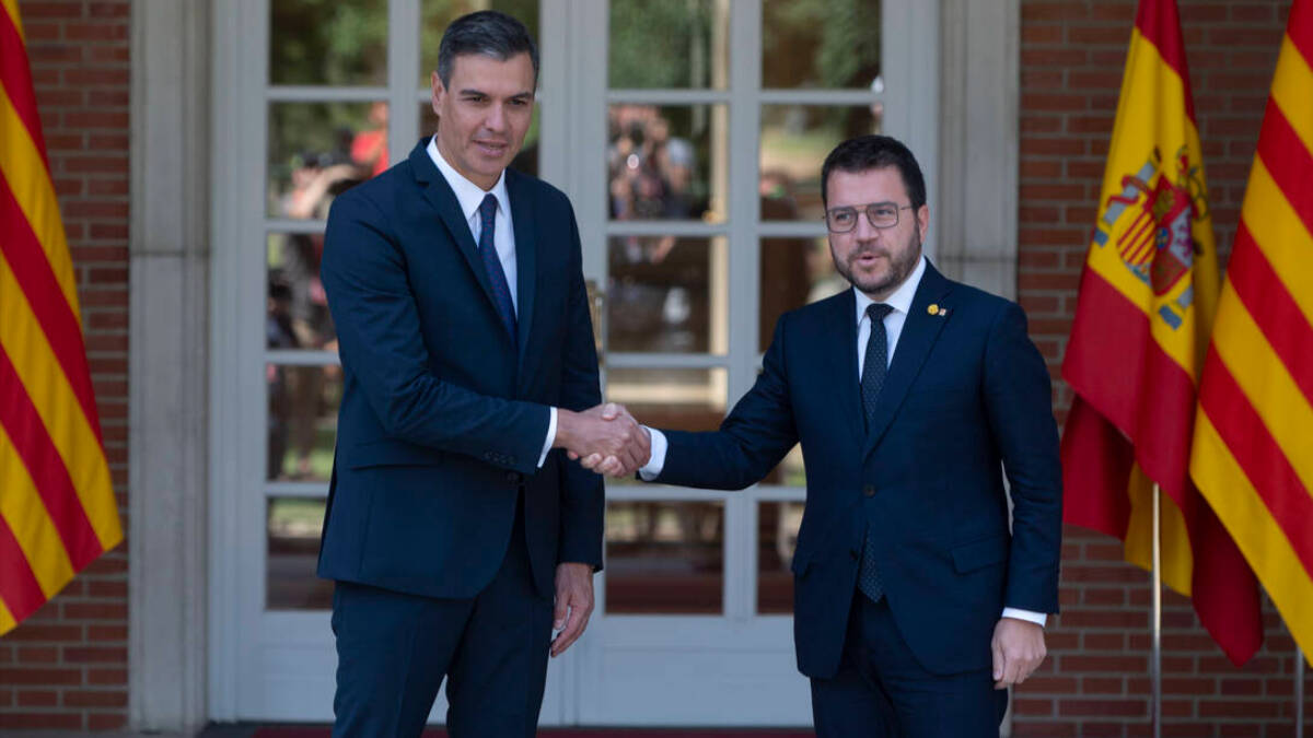 El presidente del Gobierno, Pedro Sánchez, y el de la Generalitat, Pere Aragonés.