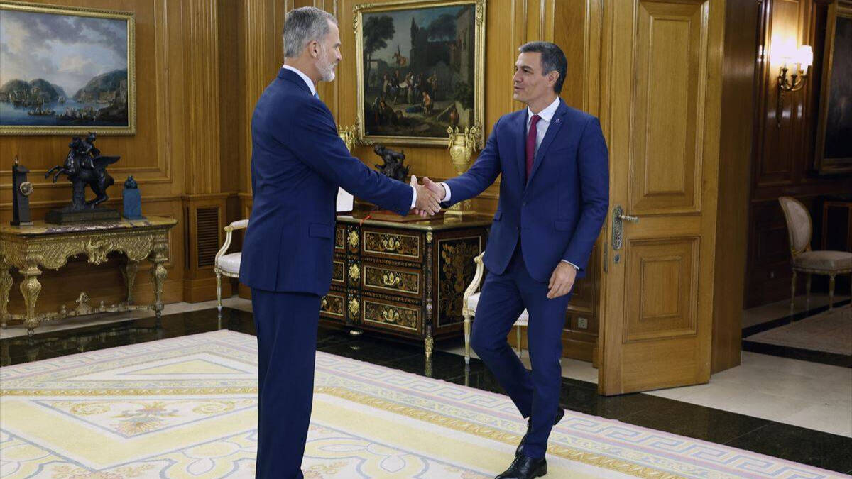 Felipe VI recibe a Pedro Sánchez en la anterior ronda de consultas