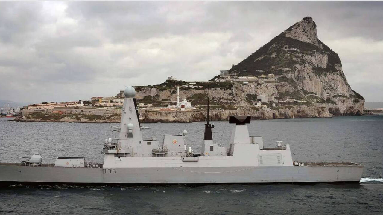 Presencia de la Royal Navy (Marina Real Británica) en Gibraltar.