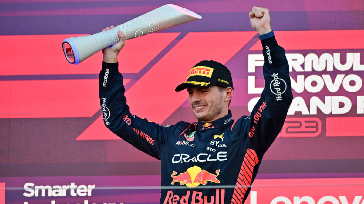 Max Verstappen celebra una victoria tras ganar un Gran Premio.