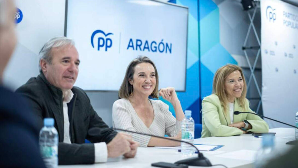 Cuca Gamarra con el PP de Aragón. Foto Diego Puerta