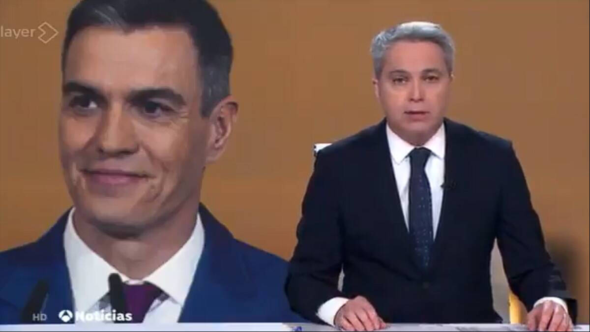 Vicente Vallés durante su editorial en los informativos de Antena 3 en el que desmonta el discurso de Pedro Sänchez y el PSOE con Bildu en Pamplona.