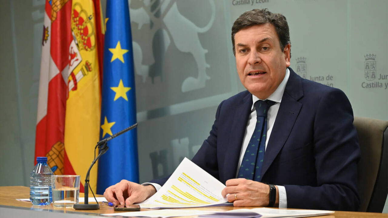 El portavoz del Gobierno de Castilla y León, Carlos Fernández Carriedo, en la rueda de prensa de este jueves