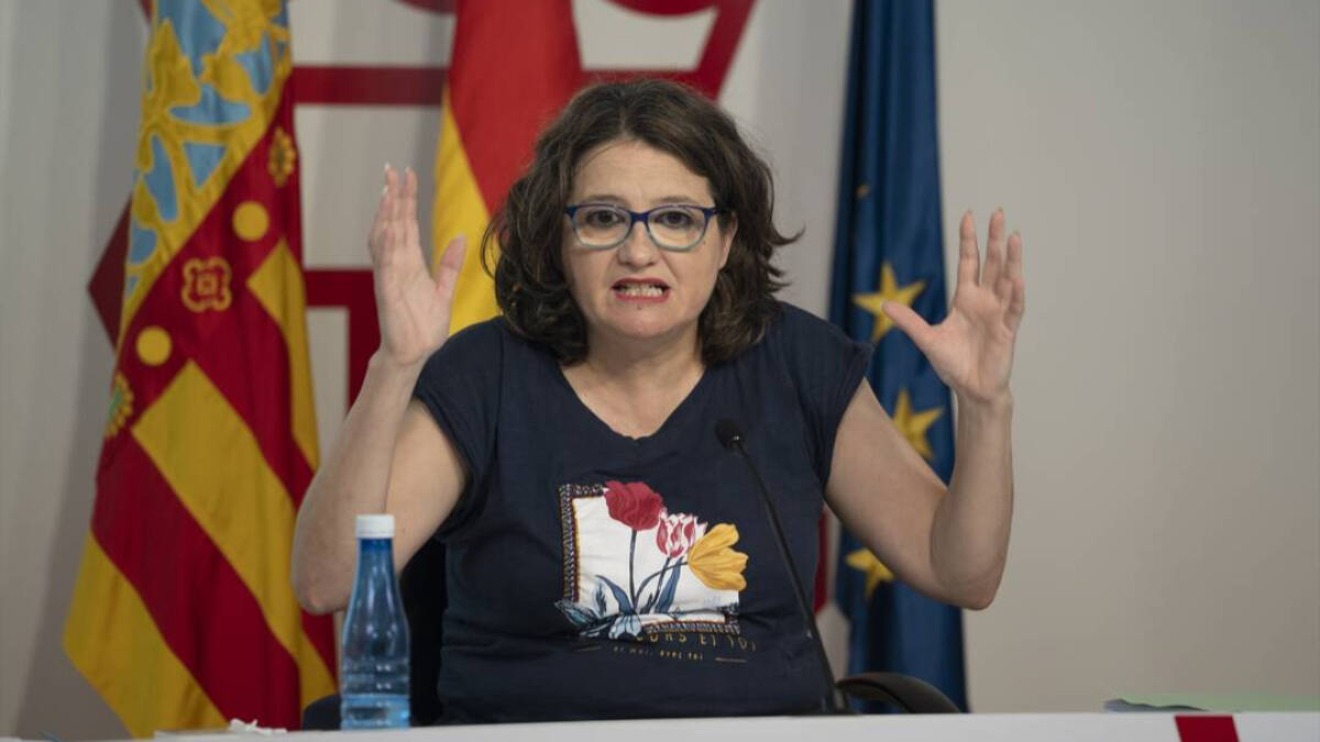 La exvicepresidenta y exportavoz del Consell, Mónica Oltra, comparece en rueda de prensa tras el Pleno del Consell, en el Palau del Marqués de Castellfort, a 10 de junio de 2022
