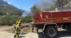 Un incendio forestal en Barxeta moviliza medios aéreos y terrestres 