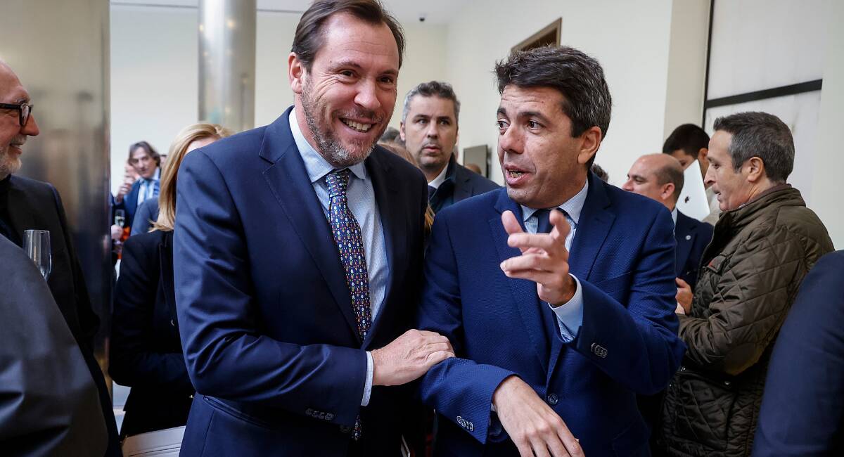 El president de la Generalitat, Carlos Mazón, y el ministro de Transportes y Movilidad Sostenible, Óscar Puente