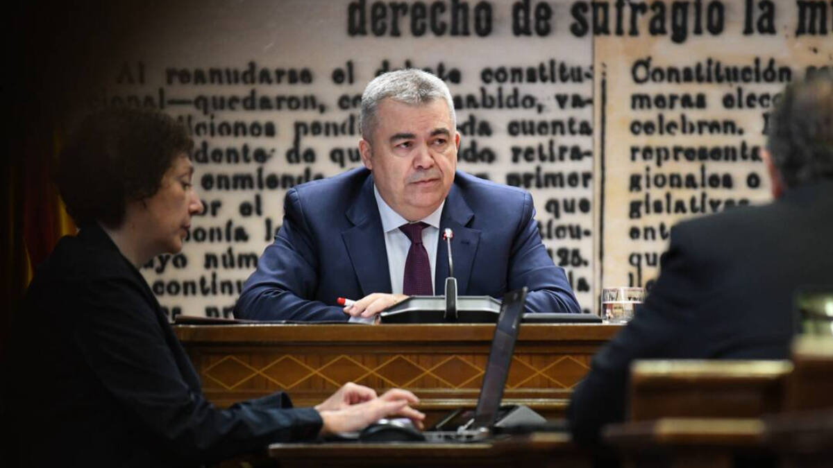 El diputado del PSOE y secretario de Organización socialista, Santos Cerdán, durante la Comisión de Investigación sobre el caso Koldo.